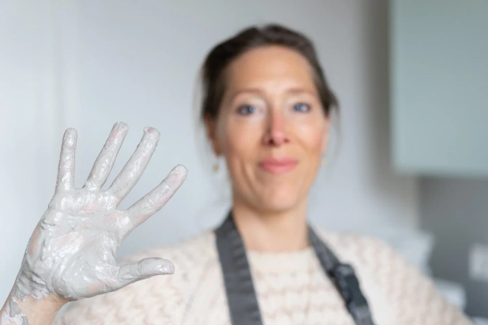 Siep in haar atelier